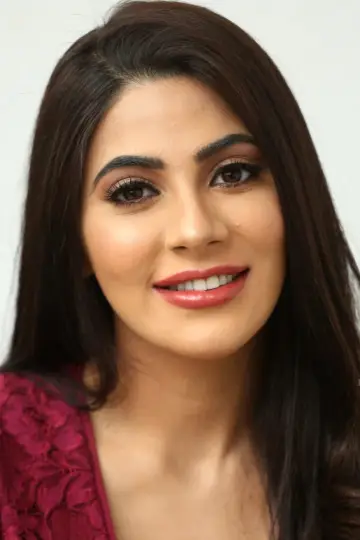 Zdjęcie  (Nikki Tamboli) #445862