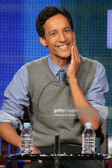 Zdjęcie Danny Pudi #38935