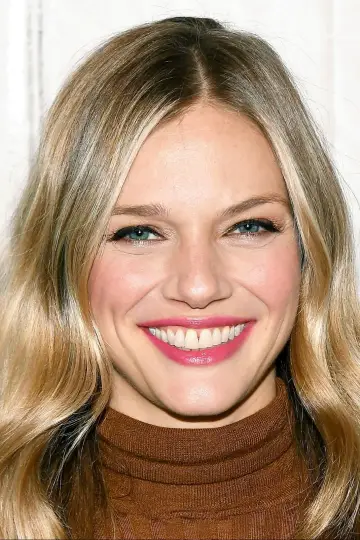 Zdjęcie Tracy Spiridakos #27289