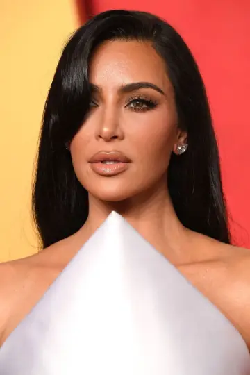 Zdjęcie Kim Kardashian → Kim Kardashian (Kim Kardashian) #326419