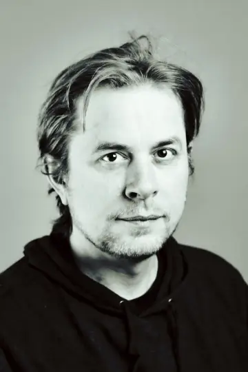 Zdjęcie Aleksander Hal

### Response:
Aleks Hall #402052