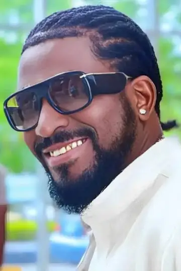 Zdjęcie Ademola Adedoyin