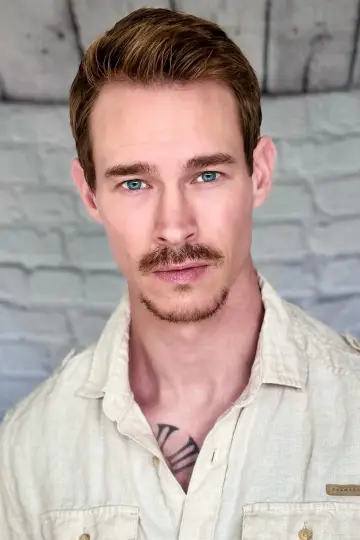 Zdjęcie Aaron Cavette
