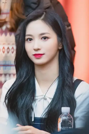 Zdjęcie Huh Ji-won