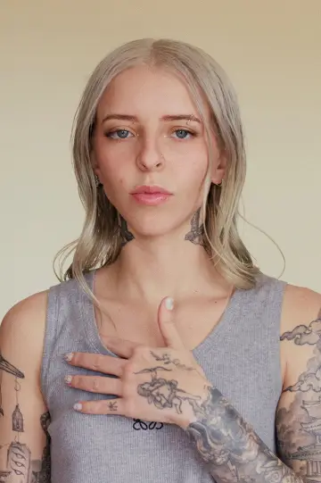 Zdjęcie Young Miko