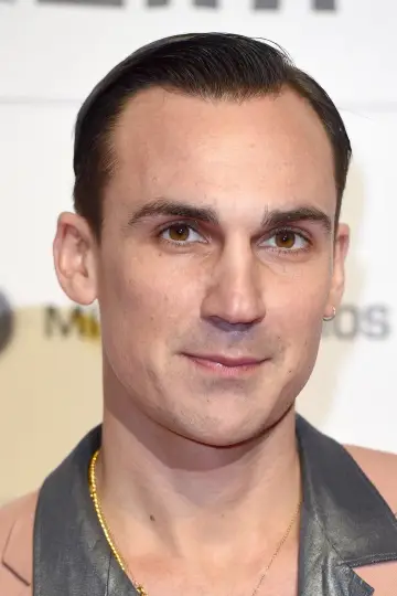 Zdjęcie Henry Lloyd-Hughes #11418
