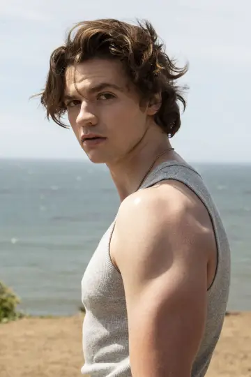 Zdjęcie Joel Courtney #36257