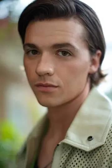 Zdjęcie Joel Courtney #36258