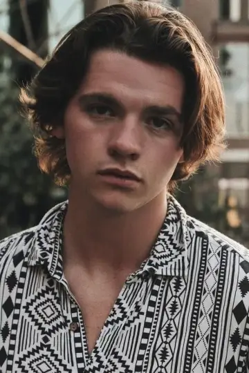 Zdjęcie Joel Courtney #36260