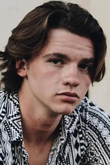 Zdjęcie Joel Courtney #36262
