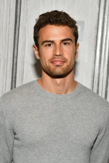 Zdjęcie Theo James #33501