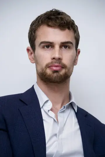Zdjęcie Theo James #33505