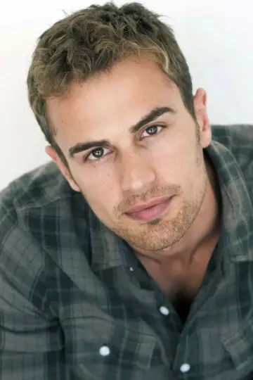 Zdjęcie Theo James #33507