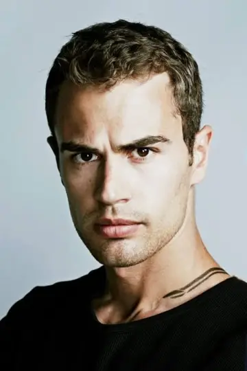 Zdjęcie Theo James #33509
