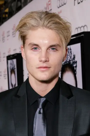 Zdjęcie Toby Hemingway #33131