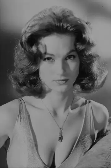 Zdjęcie Shirley Anne Field #125034