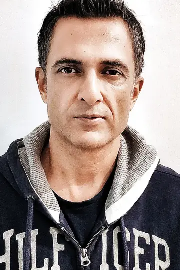 Zdjęcie Sanjay Suri #140263