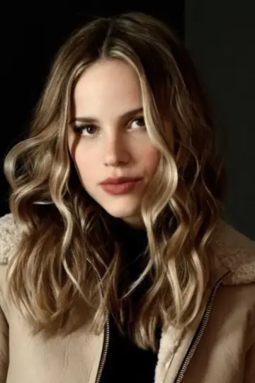 Zdjęcie Halston Sage #25725