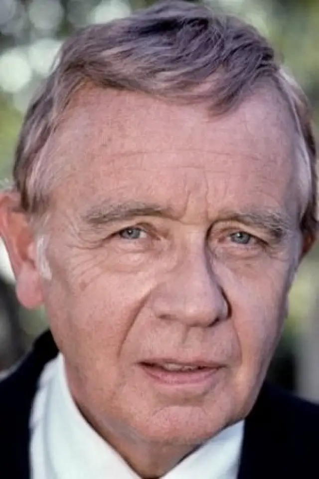 Zdjęcie  (Warren Frost)