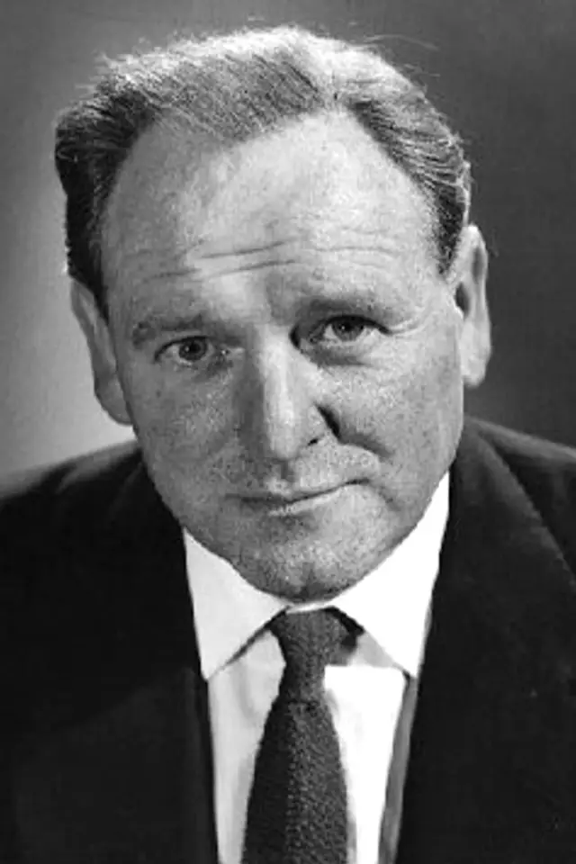 Zdjęcie Bernard Lee
