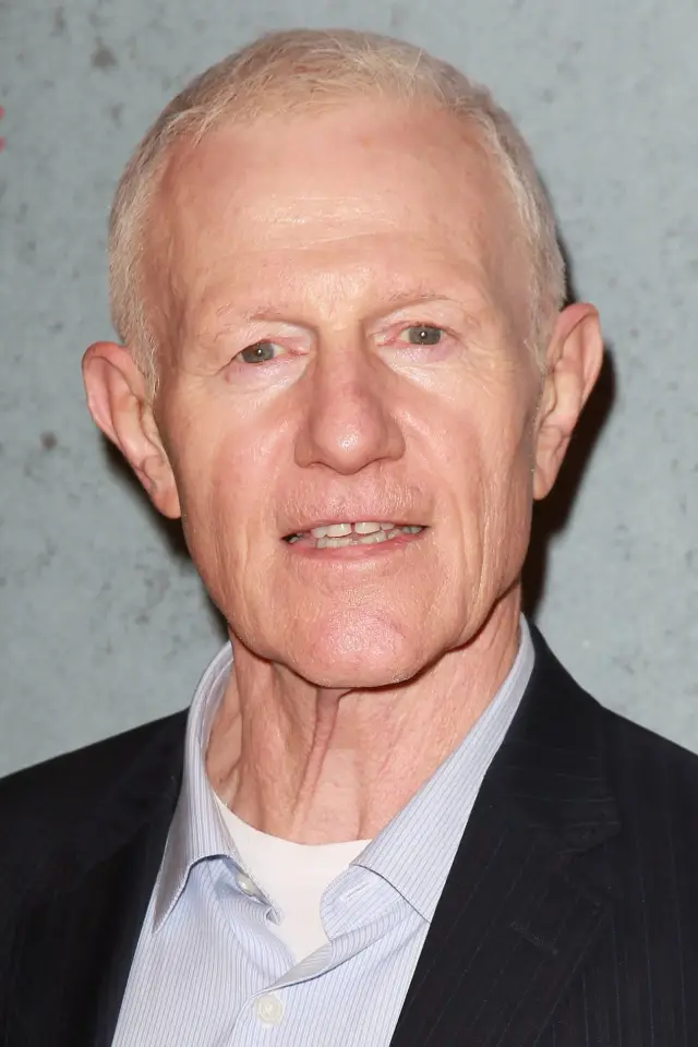 Zdjęcie Raymond J. Barry