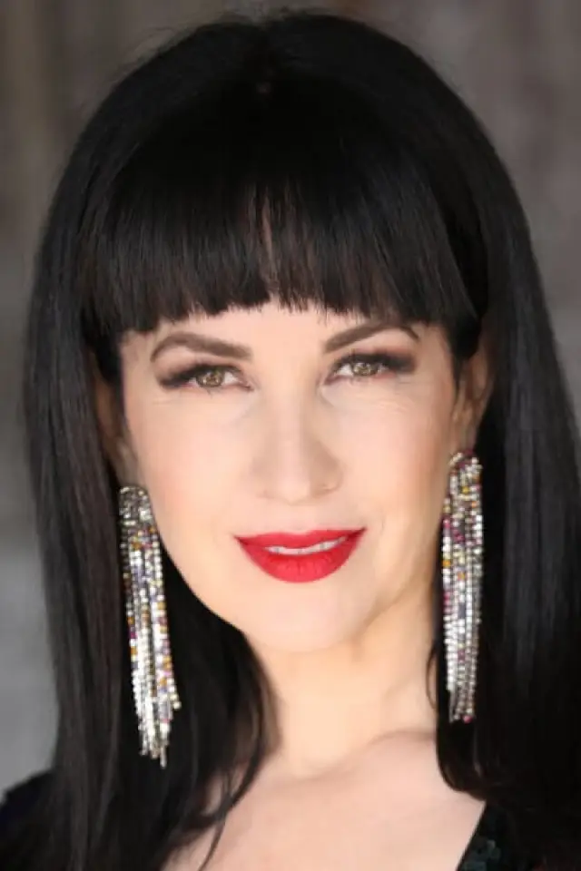 Zdjęcie Grey DeLisle