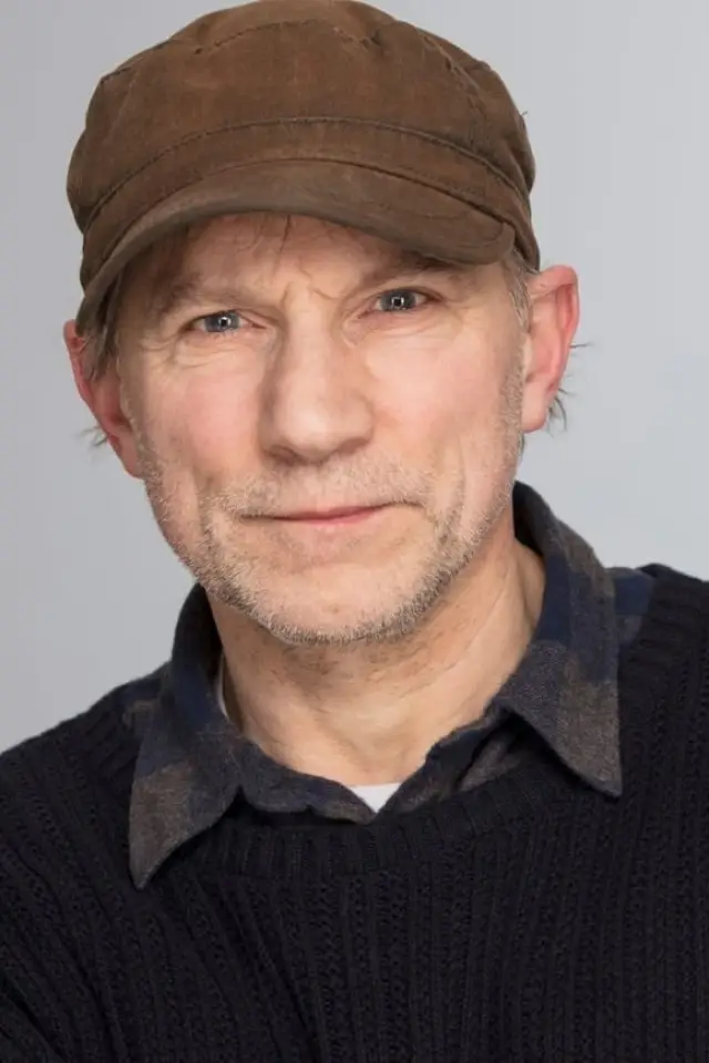 Zdjęcie Sajmon Makbernij
 (Simon McBurney)