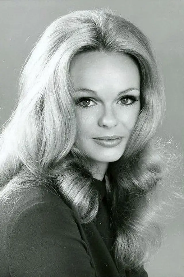 Zdjęcie  (Lynda Day George)