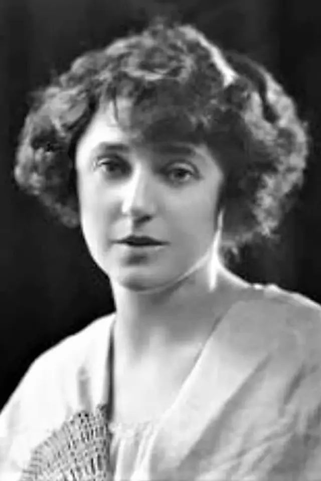 Zdjęcie Auriol Lee