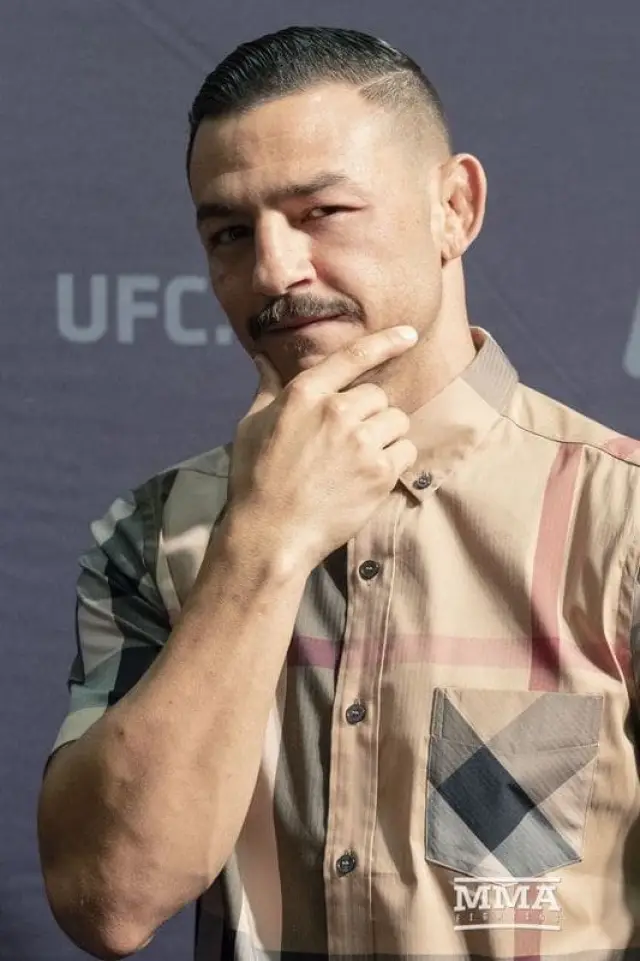 Zdjęcie  (Cub Swanson)