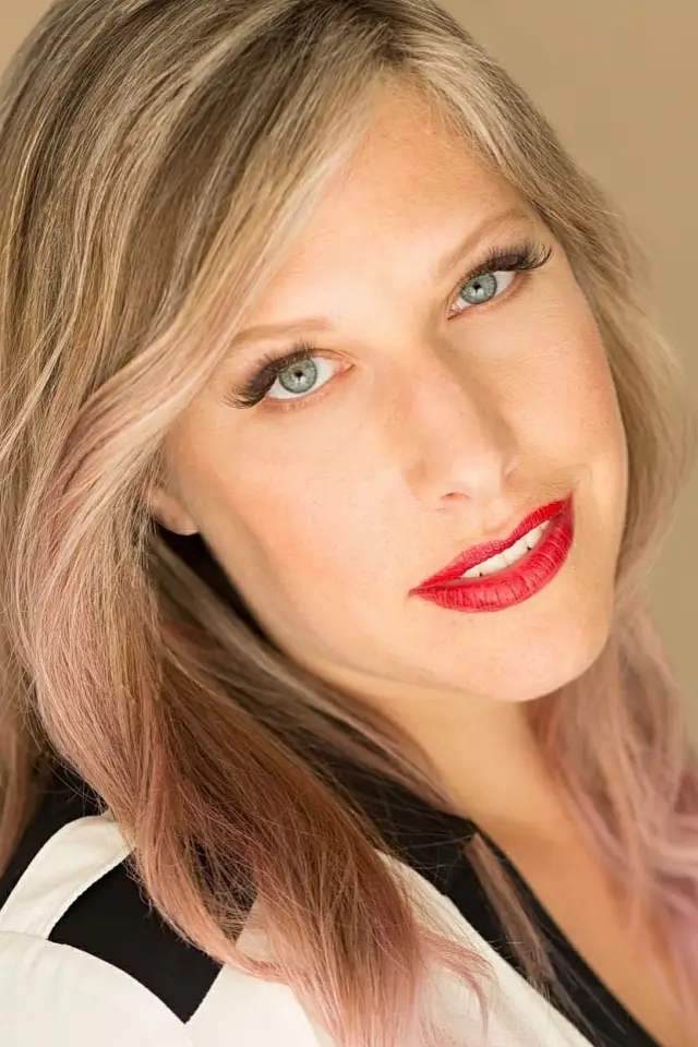 Zdjęcie  (Julie Marcus)