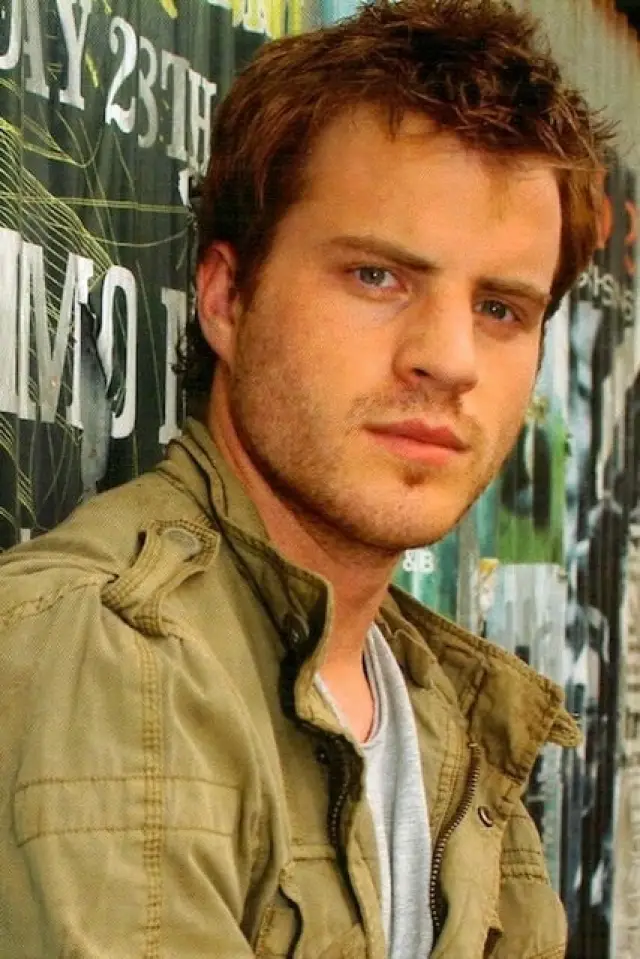 Zdjęcie Robert Kazinsky