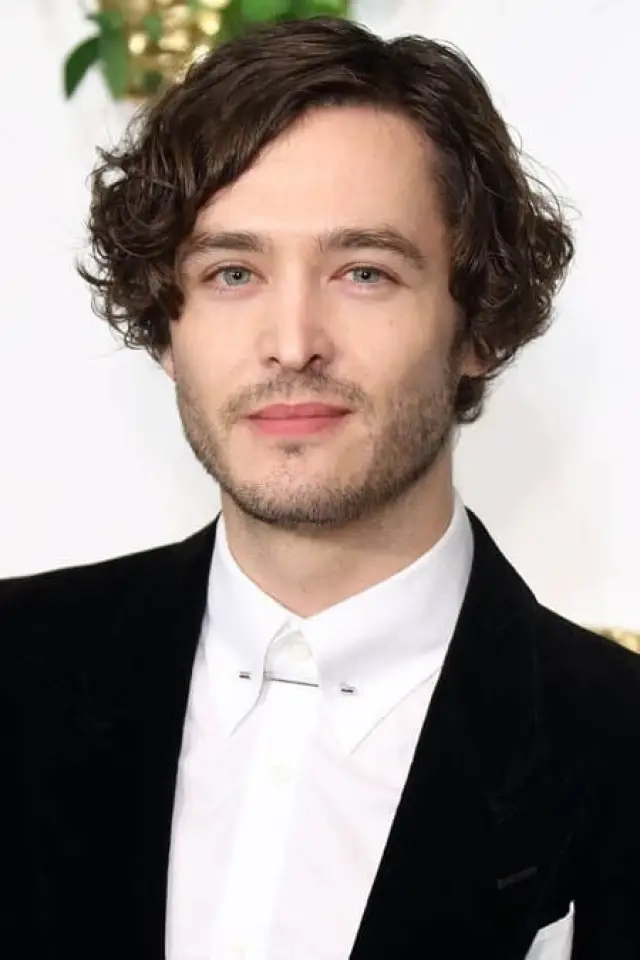 Zdjęcie  (Alexander Vlahos)