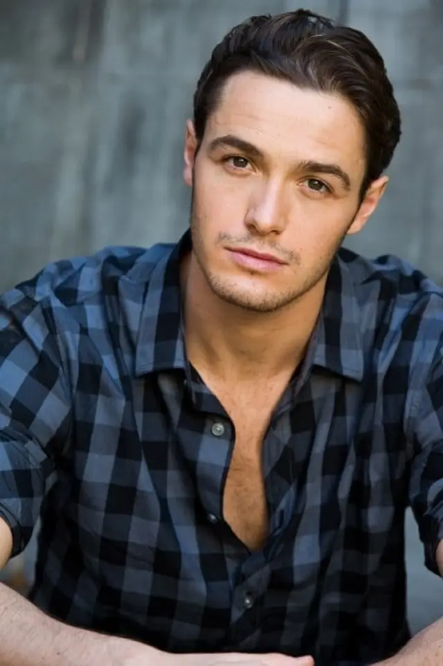 Zdjęcie  (Aaron Dean Eisenberg)