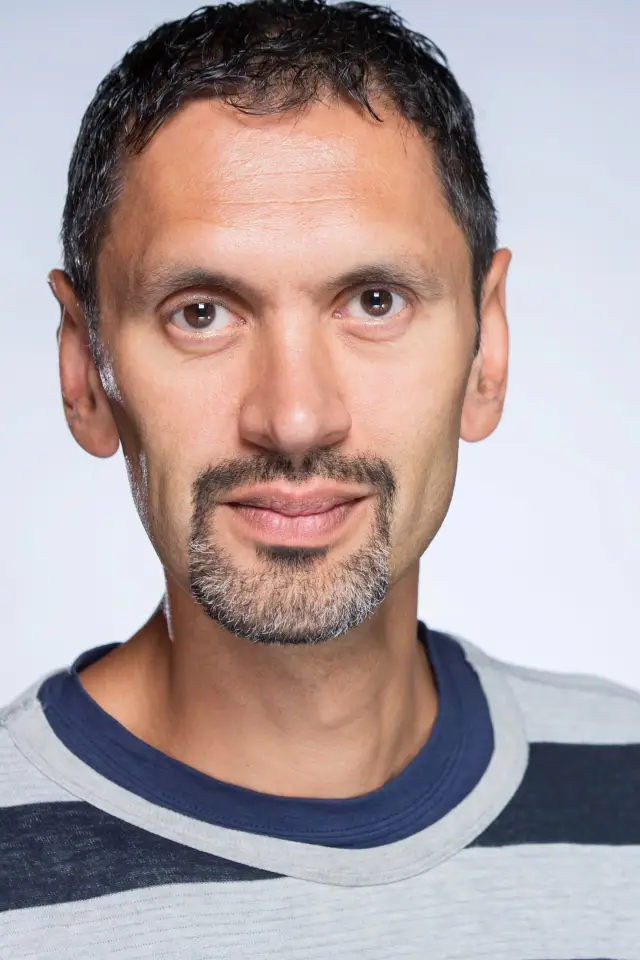 Zdjęcie Paul Bazely