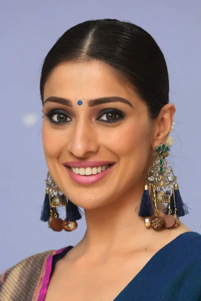 Zdjęcie Rai Laksmi (Raai Laxmi)