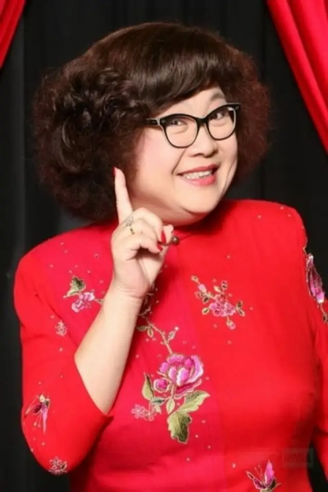 Zdjęcie  (Lydia Shum Tin-Ha)