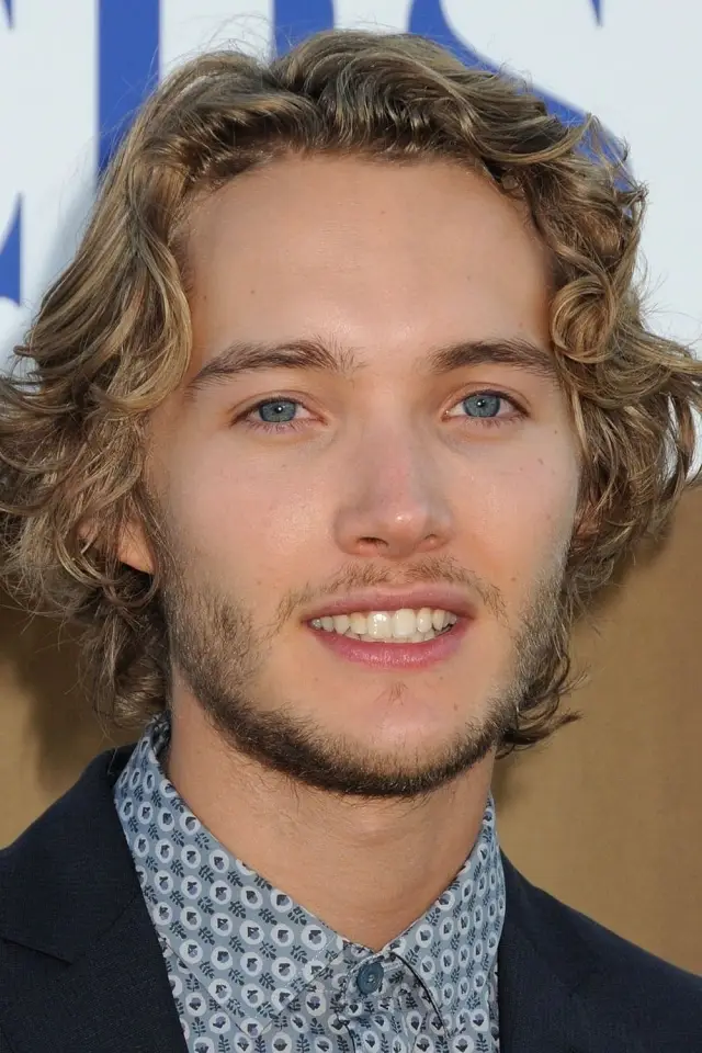 Zdjęcie Toby Regbo