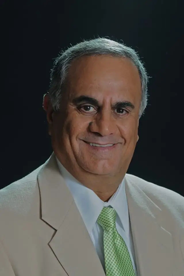 Zdjęcie Marshall Manesh