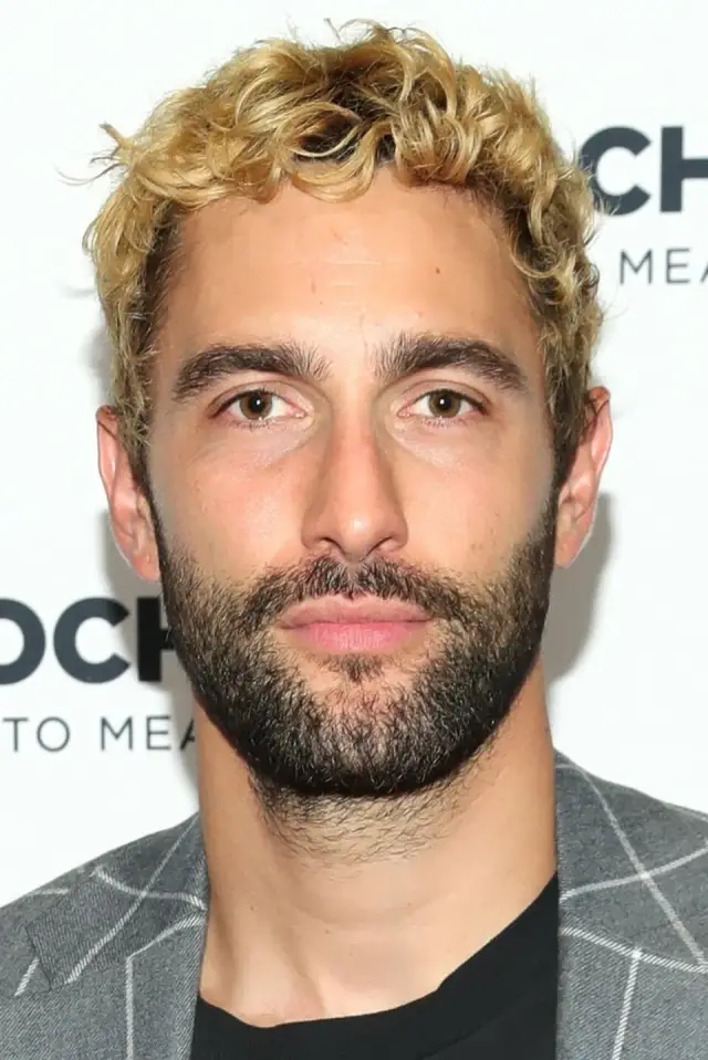 Zdjęcie Noah Mills