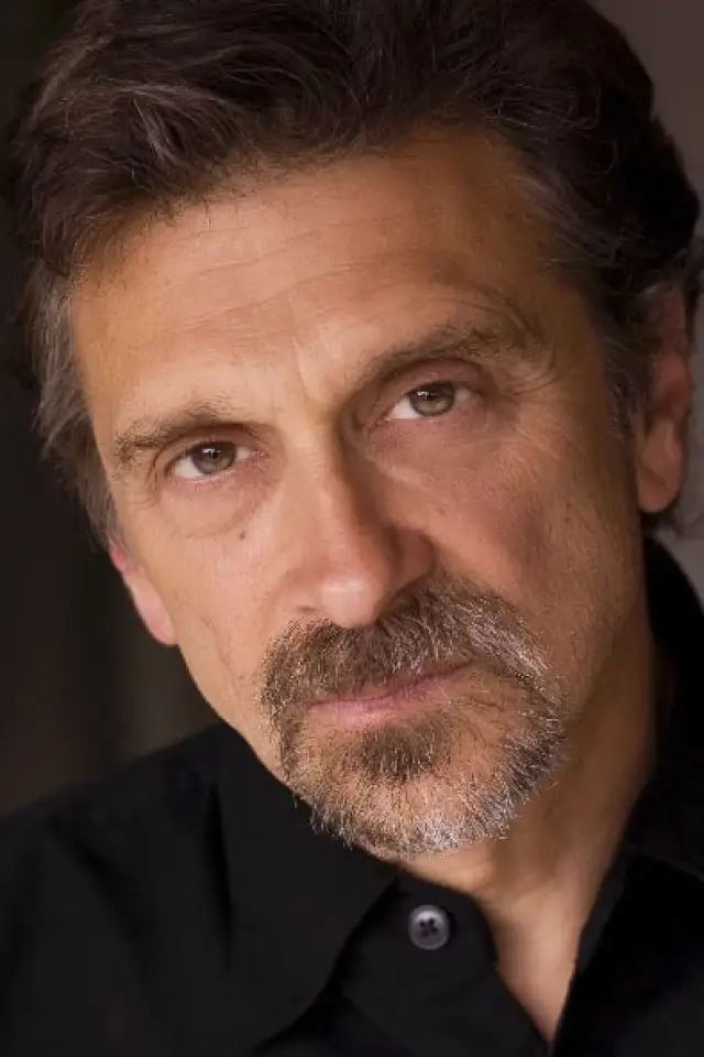 Zdjęcie Dennis Boutsikaris