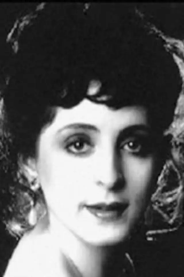 Zdjęcie  (Naomi Lewis)