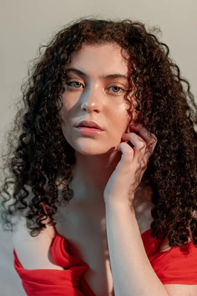 Zdjęcie  (Lilla Crawford)