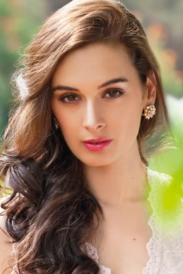 Zdjęcie  (Evelyn Sharma)