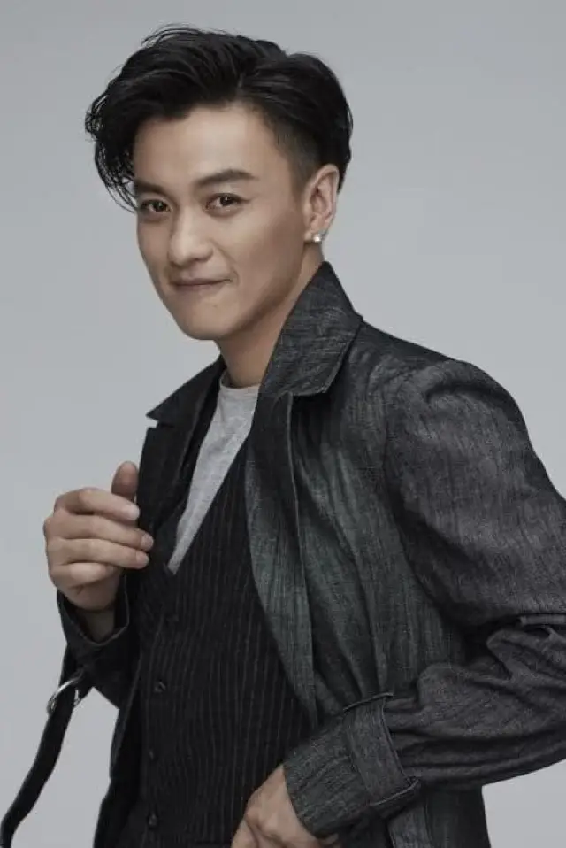 Zdjęcie  (Zhou Yiwei)