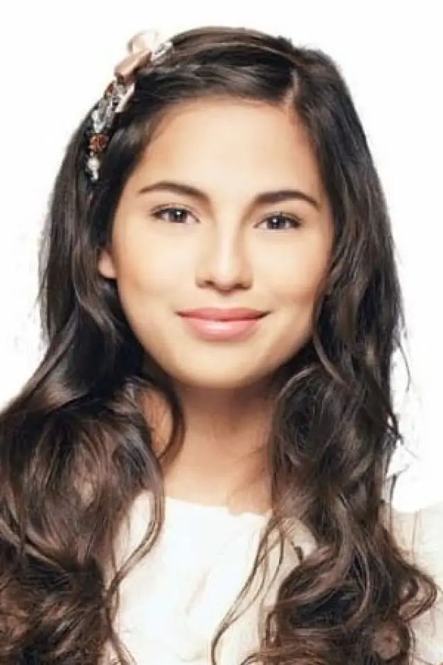 Zdjęcie Dżesmin Kurtis- Smit (Jasmine Curtis-Smith)