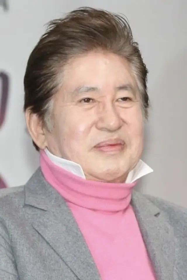 Zdjęcie  (Kim Yong-geon)
