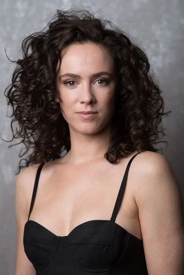 Zdjęcie Amy Manson