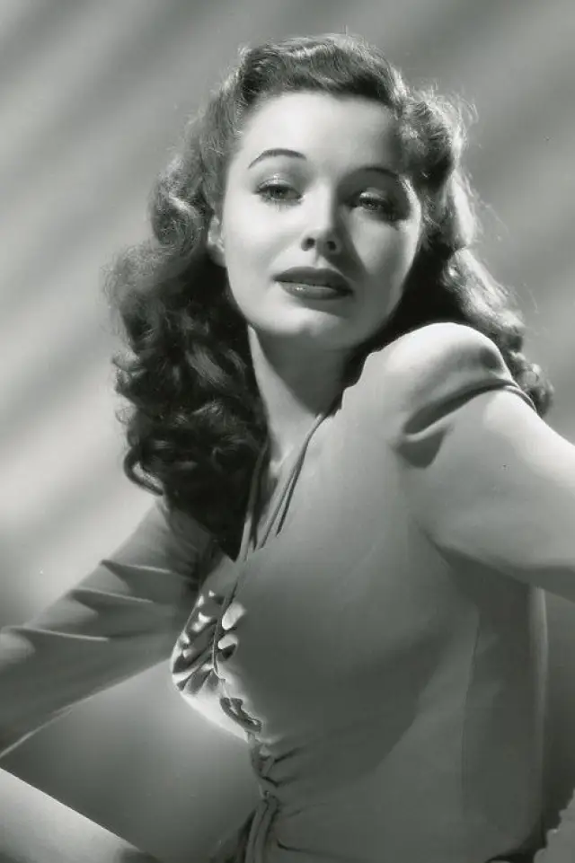 Zdjęcie  (Lois Collier)