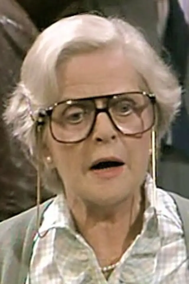 Zdjęcie  (Daphne Oxenford)